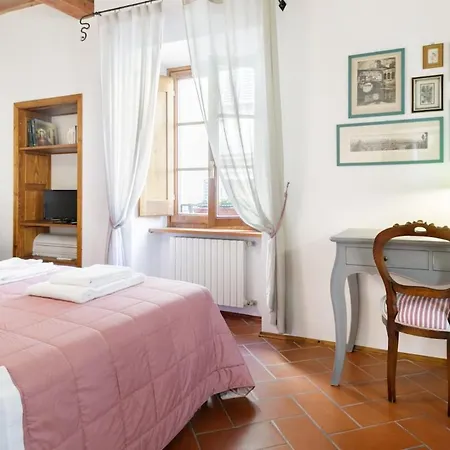 Historic Tower-house With Unique Atmosphere Διαμέρισμα *