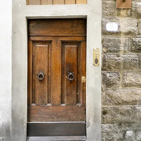 Historic Tower-house With Unique Atmosphere فلورنس